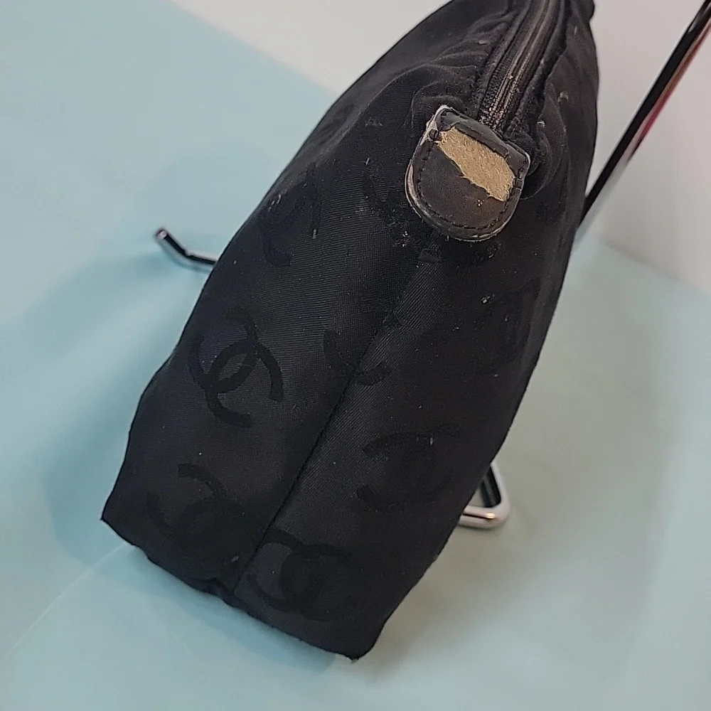 Chanel CC Logo Zip Closure Makeup Bag - Picture 6 of 16